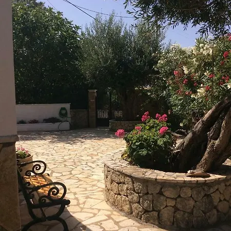 Ampelaki 2 בית נופש *